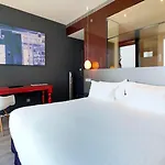 레벨 앳 멜리아 스카이 호텔 5*